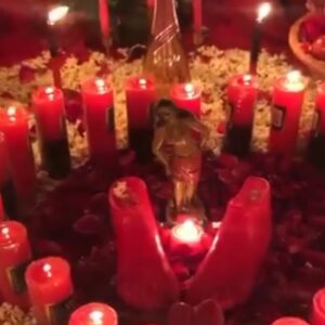 Amarração aos pés de Maria padilha